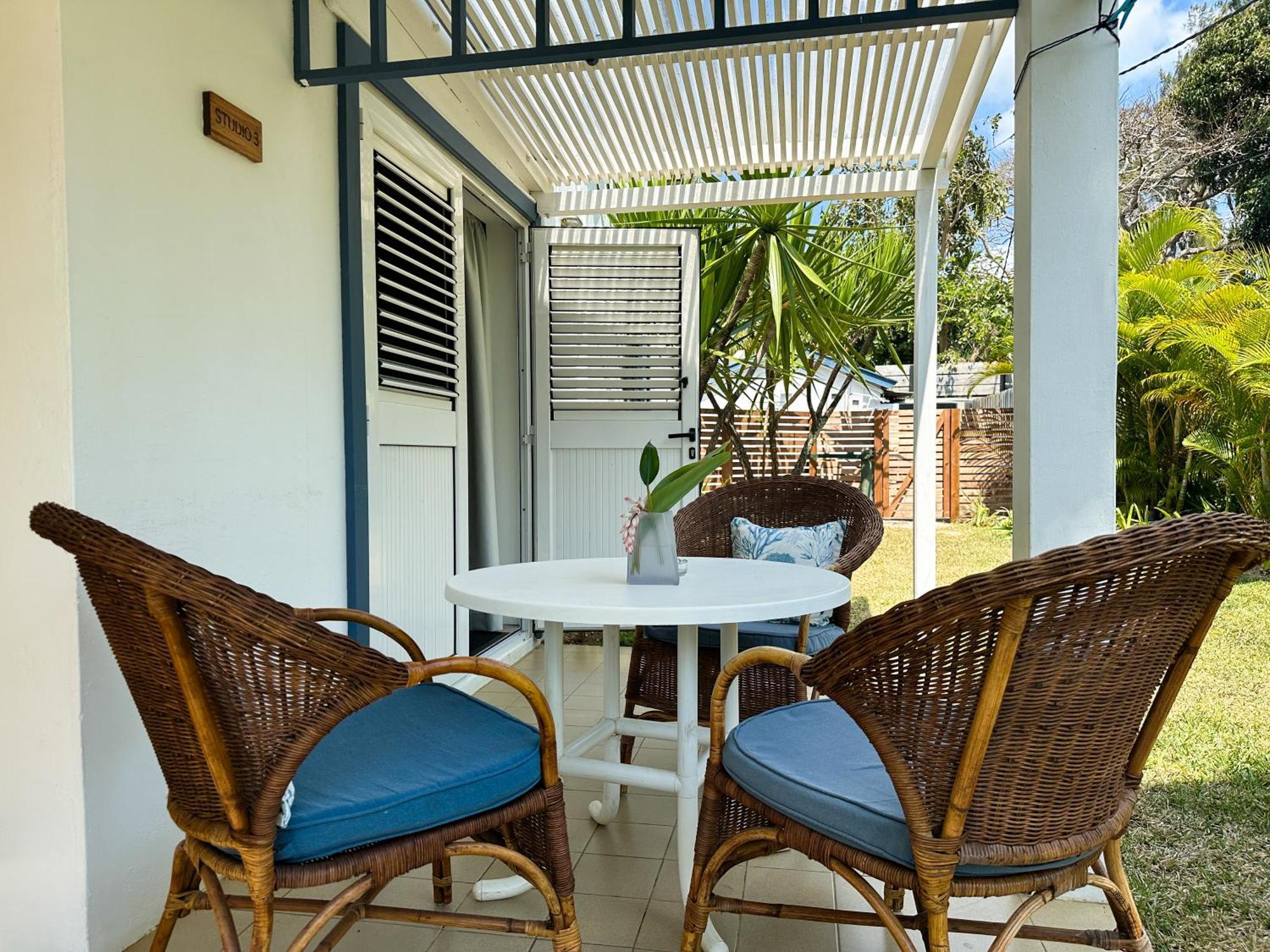 Blue Bird Bed and Breakfast Pereybere Beach Exterior foto